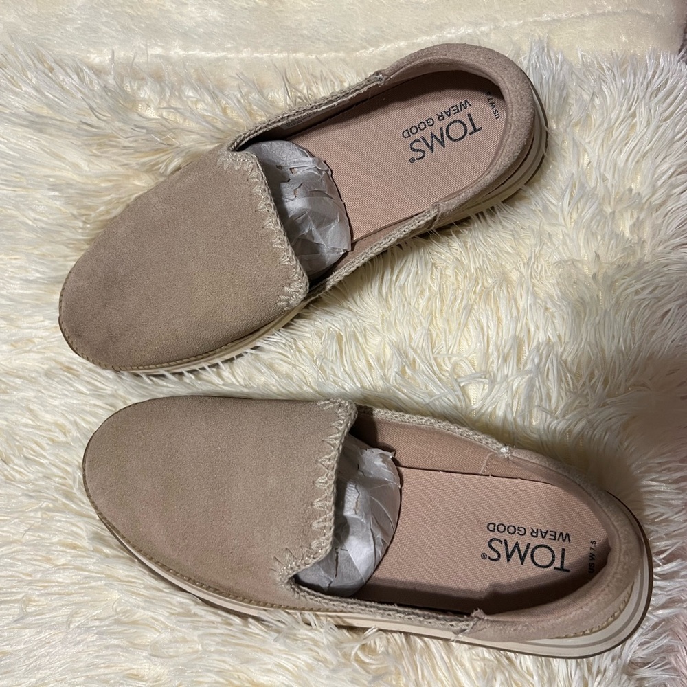 Step into Something with Style! Toms Beige Espadrille Platform Slip-On Sneakers - Picture 8 of 8